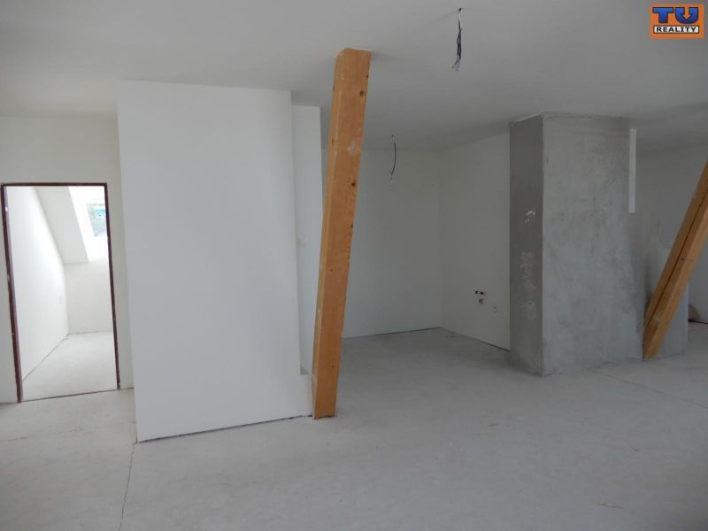 Predaj 4-izbový byt 4-izbový byt-Predaj-Nitra-134000.00 €