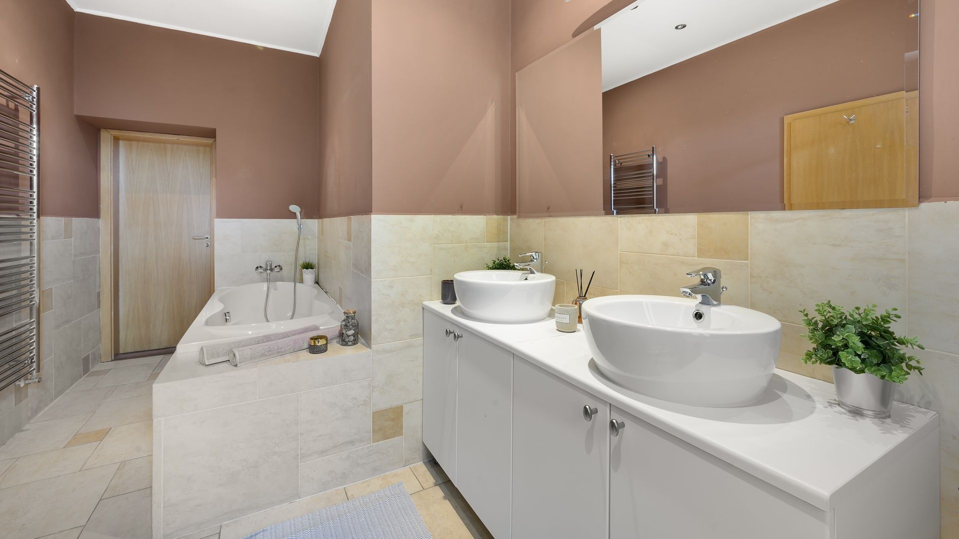 Predaj Iný Iný-Predaj-Bratislava - mestská časť Staré Mesto-469888.00 €