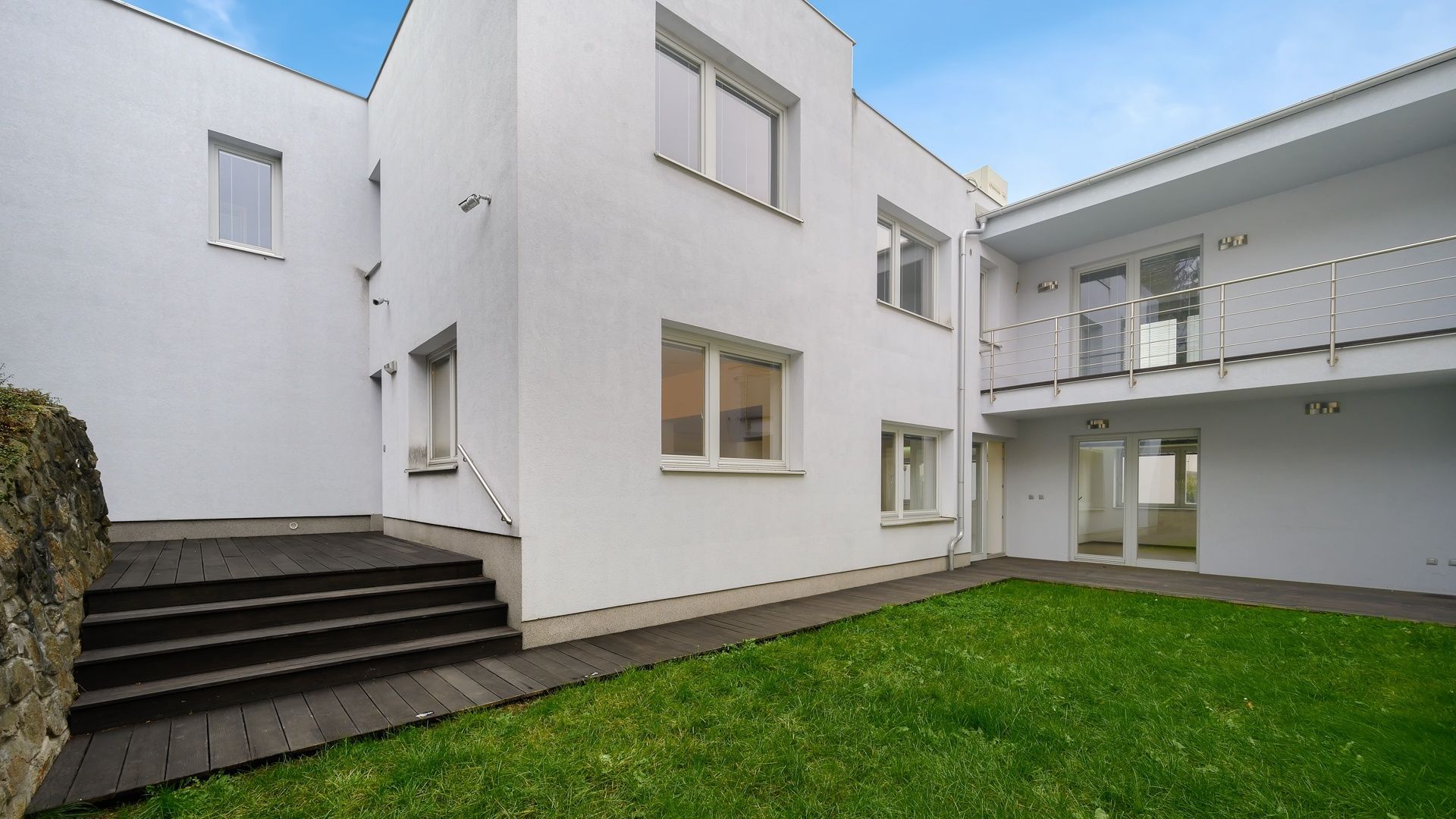 Prenájom Rodinný dom Rodinný dom-Prenájom-Bratislava - mestská časť Staré Mesto-3300.00 €