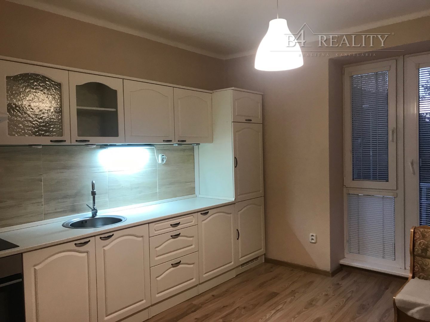 Prenájom Iný Iný-Prenájom-Trenčín-450.00 €