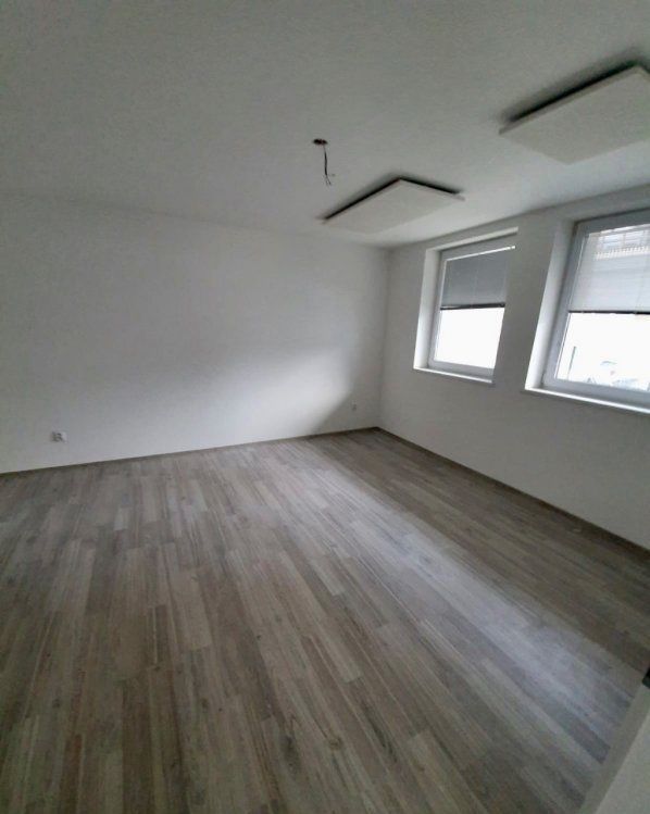 Predaj Iný Iný-Predaj-Bratislava - mestská časť Ružinov-198000.00 €
