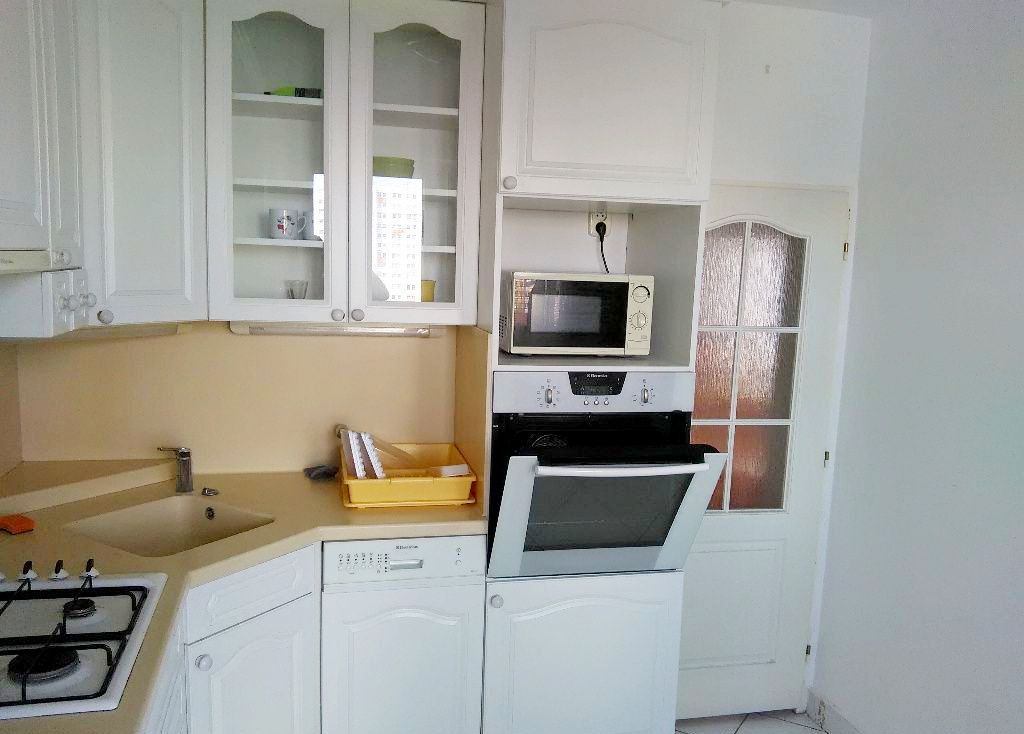 Prenájom Iný Iný-Prenájom-Bratislava - mestská časť Petržalka-700.00 €