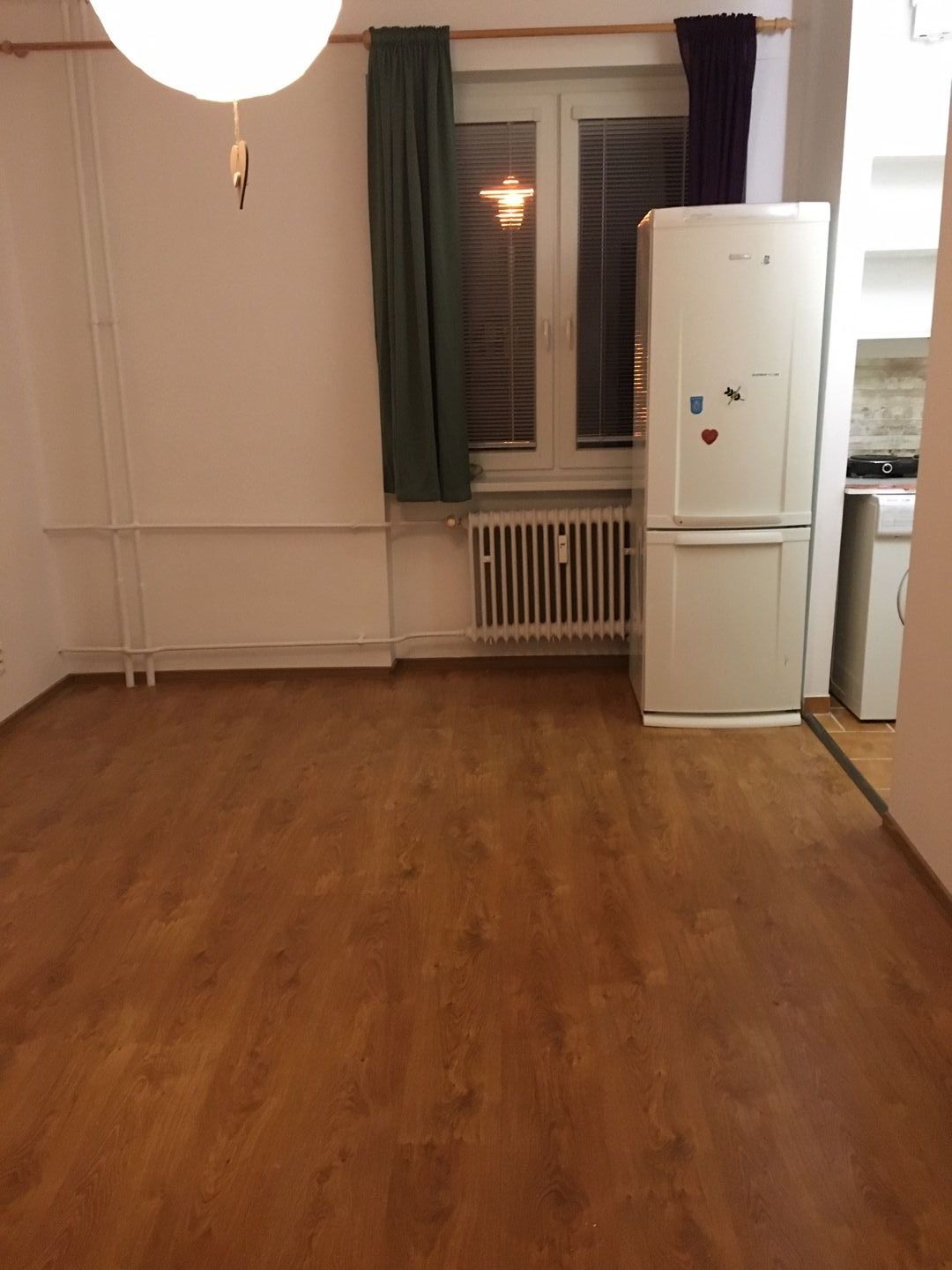 Prenájom Iný Iný-Prenájom-Bratislava - mestská časť Ružinov-350.00 €