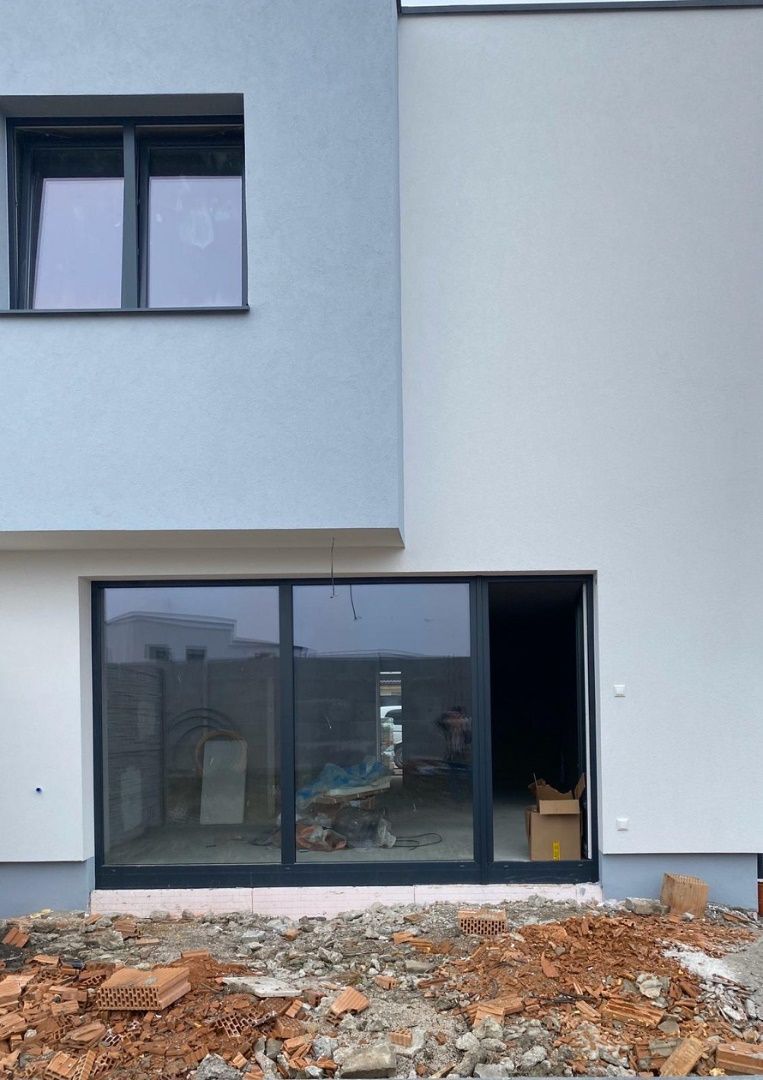 Predaj Rodinný dom Rodinný dom-Predaj-Slovenský Grob-153000.00 €