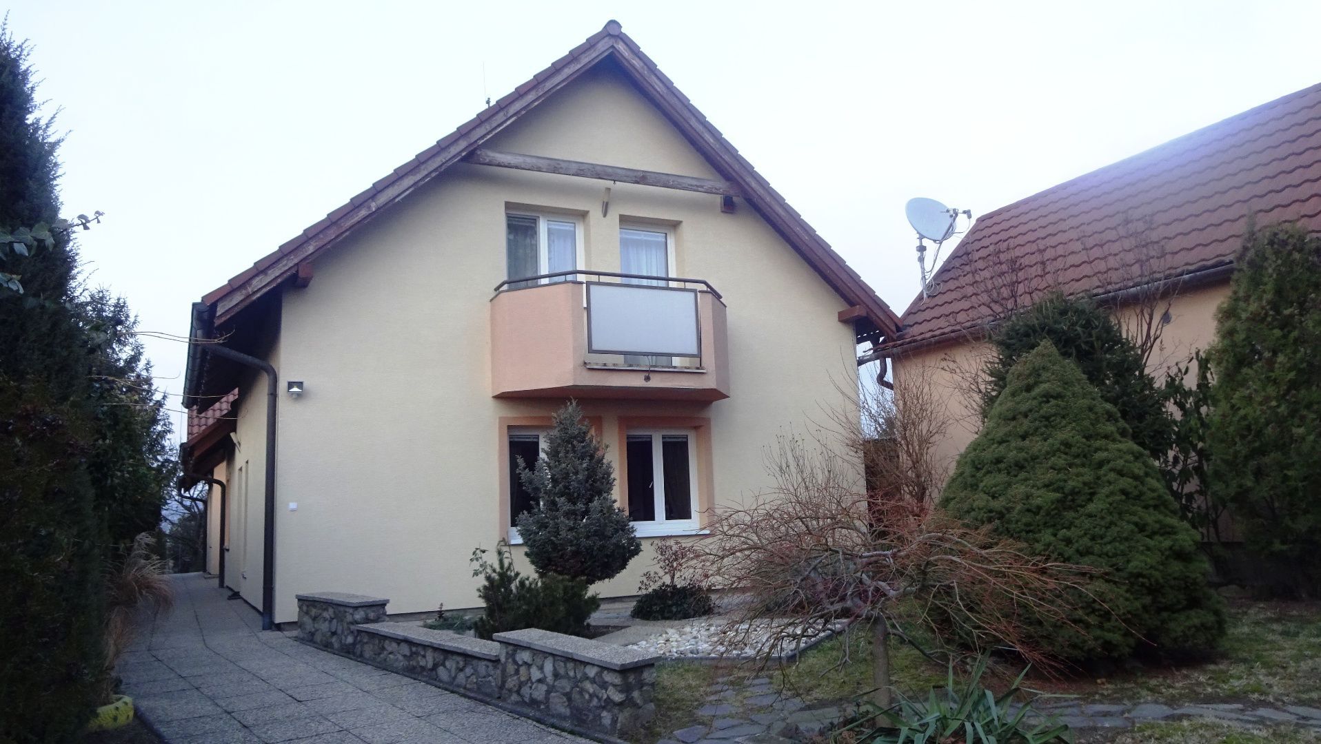 Predaj Rodinný dom Rodinný dom-Predaj-Bratislava - m. č. Záhorská Bystrica-509990.00 €
