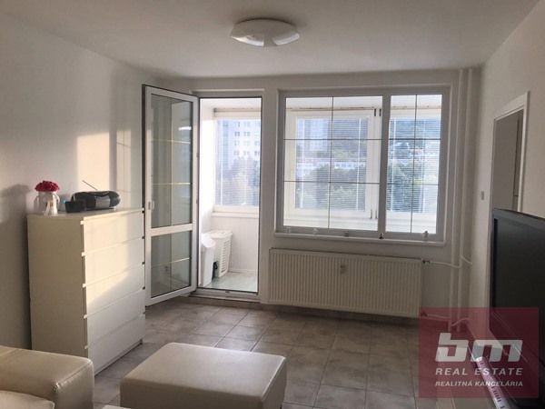 Prenájom Iný Iný-Prenájom-Bratislava - mestská časť Dúbravka-450.00 €
