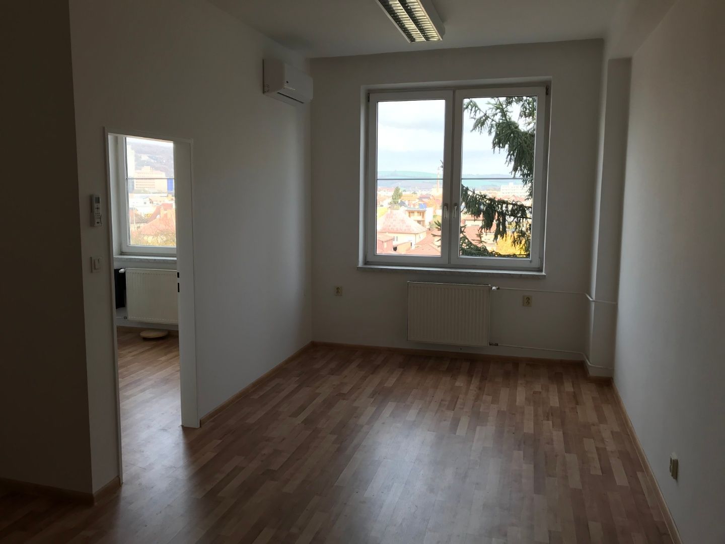 Prenájom Iný Iný-Prenájom-Trenčín-380.00 €