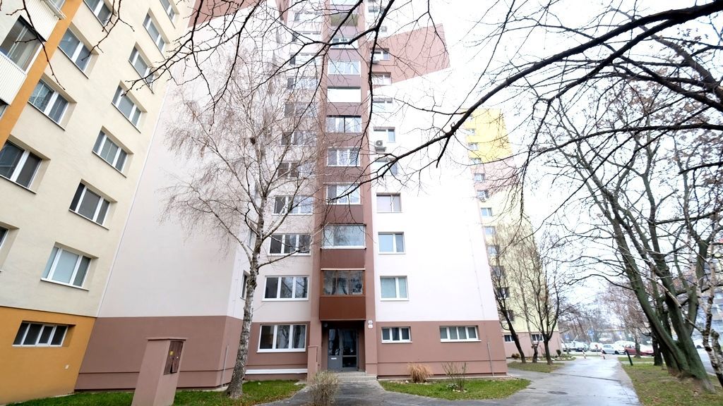 Predaj Iný Iný-Predaj-Bratislava - mestská časť Petržalka-175000.00 €