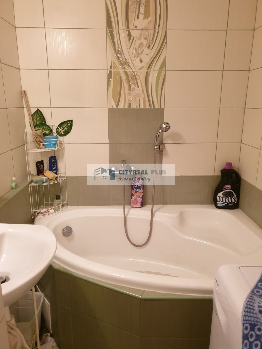 Prenájom Iný Iný-Prenájom-Nové Zámky-440.00 €