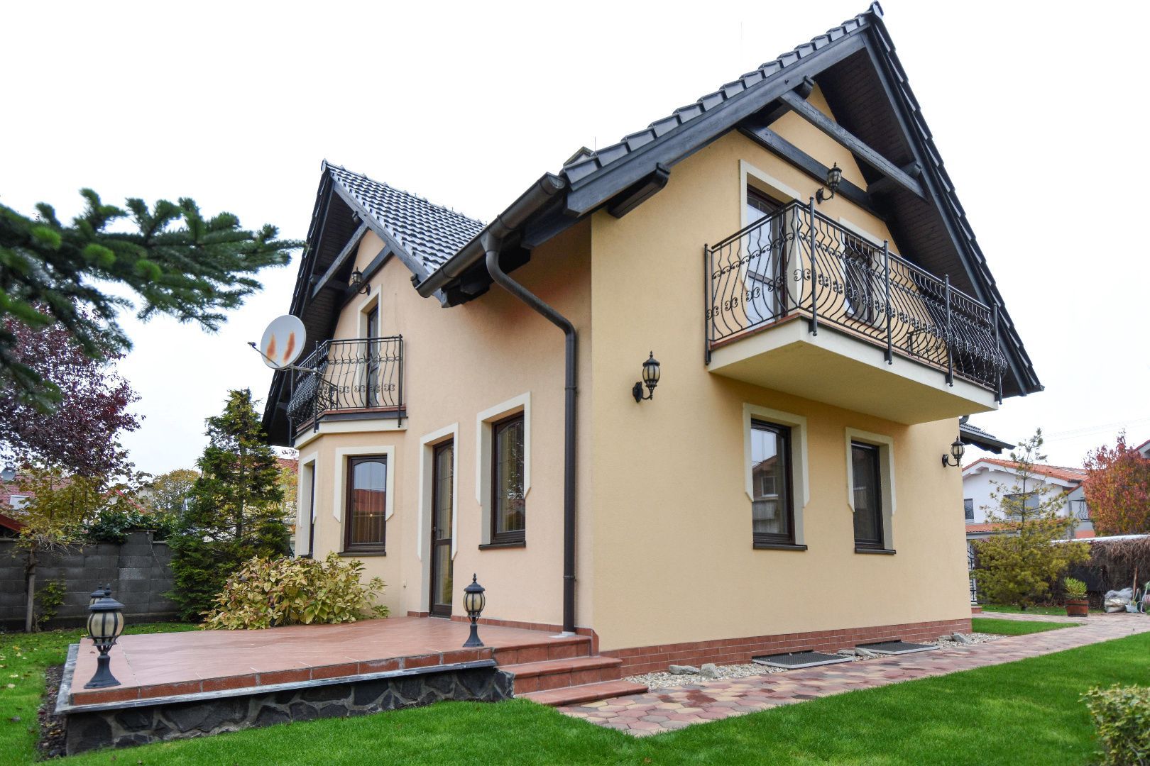 Predaj Rodinný dom Rodinný dom-Predaj-Bratislava - m. č. Podunajské Biskupice-360000.00 €