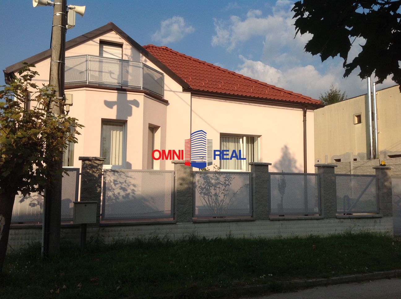 Prenájom Rodinný dom Rodinný dom-Prenájom-Bratislava - mestská časť Lamač-1500.00 €