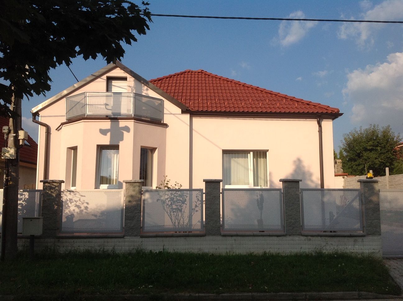 Prenájom Rodinný dom Rodinný dom-Prenájom-Bratislava - mestská časť Lamač-1500.00 €