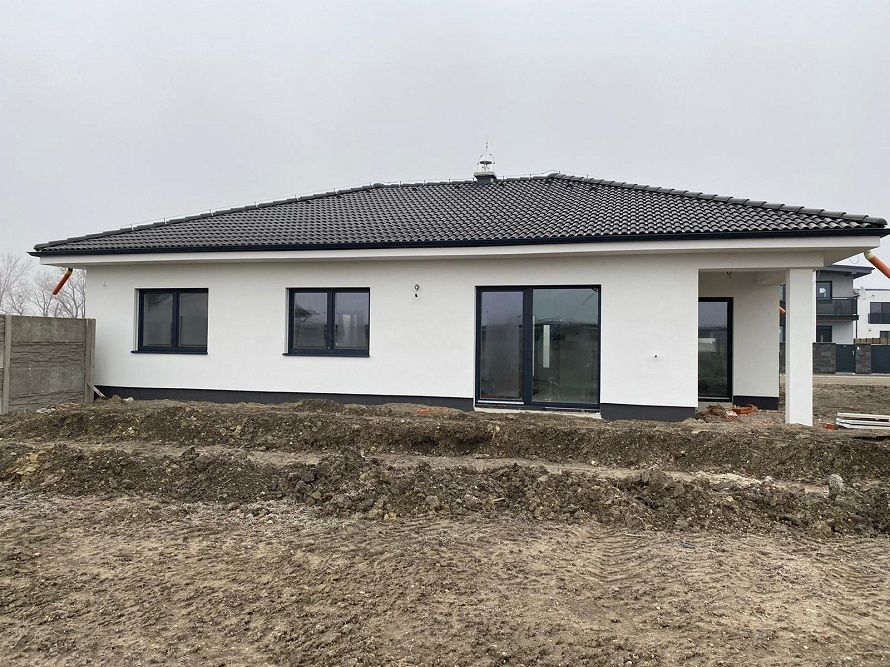 Predaj Rodinný dom Rodinný dom-Predaj-Slovenský Grob-213000.00 €