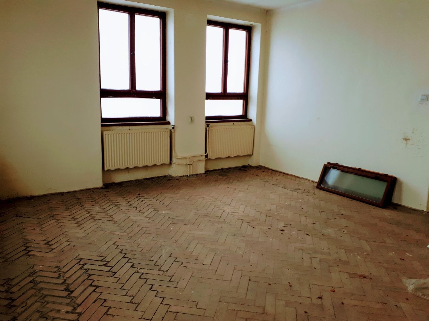 Predaj Priemyselný objekt Priemyselný objekt-Predaj-Moldava nad Bodvou-0.00 €