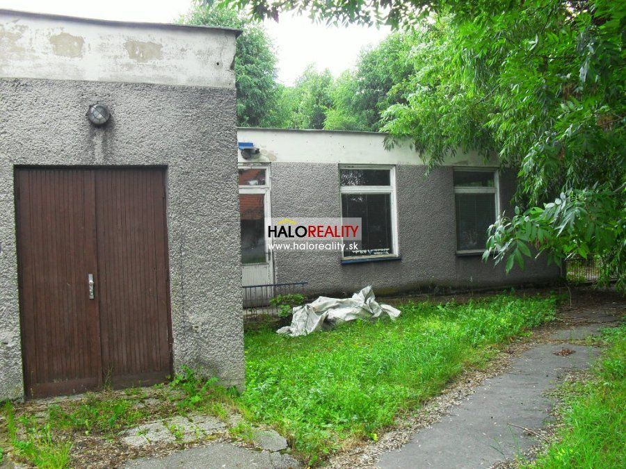 Predaj Administratívny objekt Administratívny objekt-Predaj-Nováky-64900.00 €