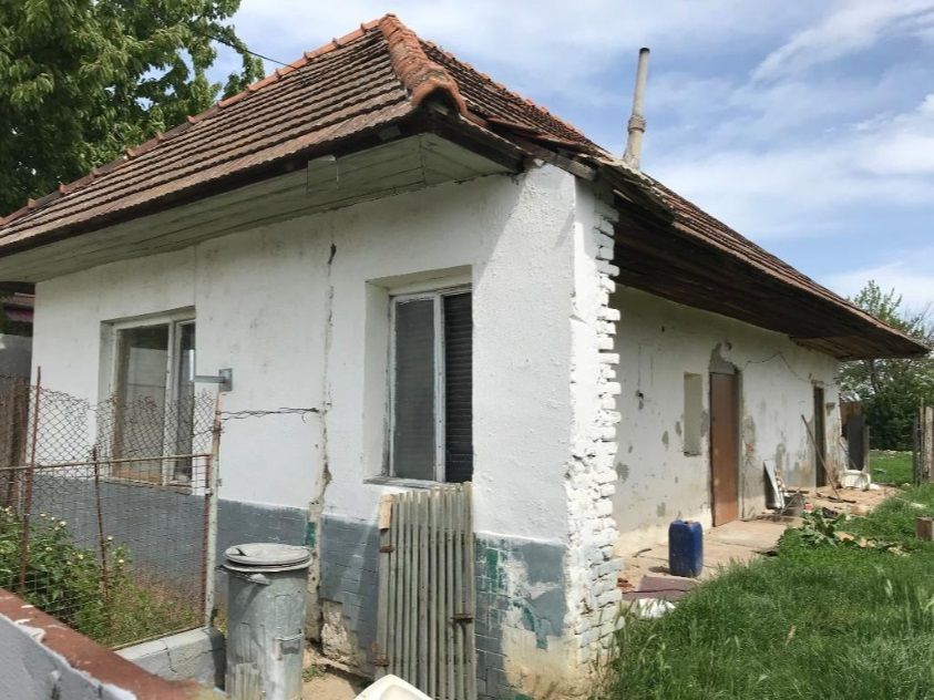 Predaj Rodinný dom Rodinný dom-Predaj-Semerovo-13500.00 €