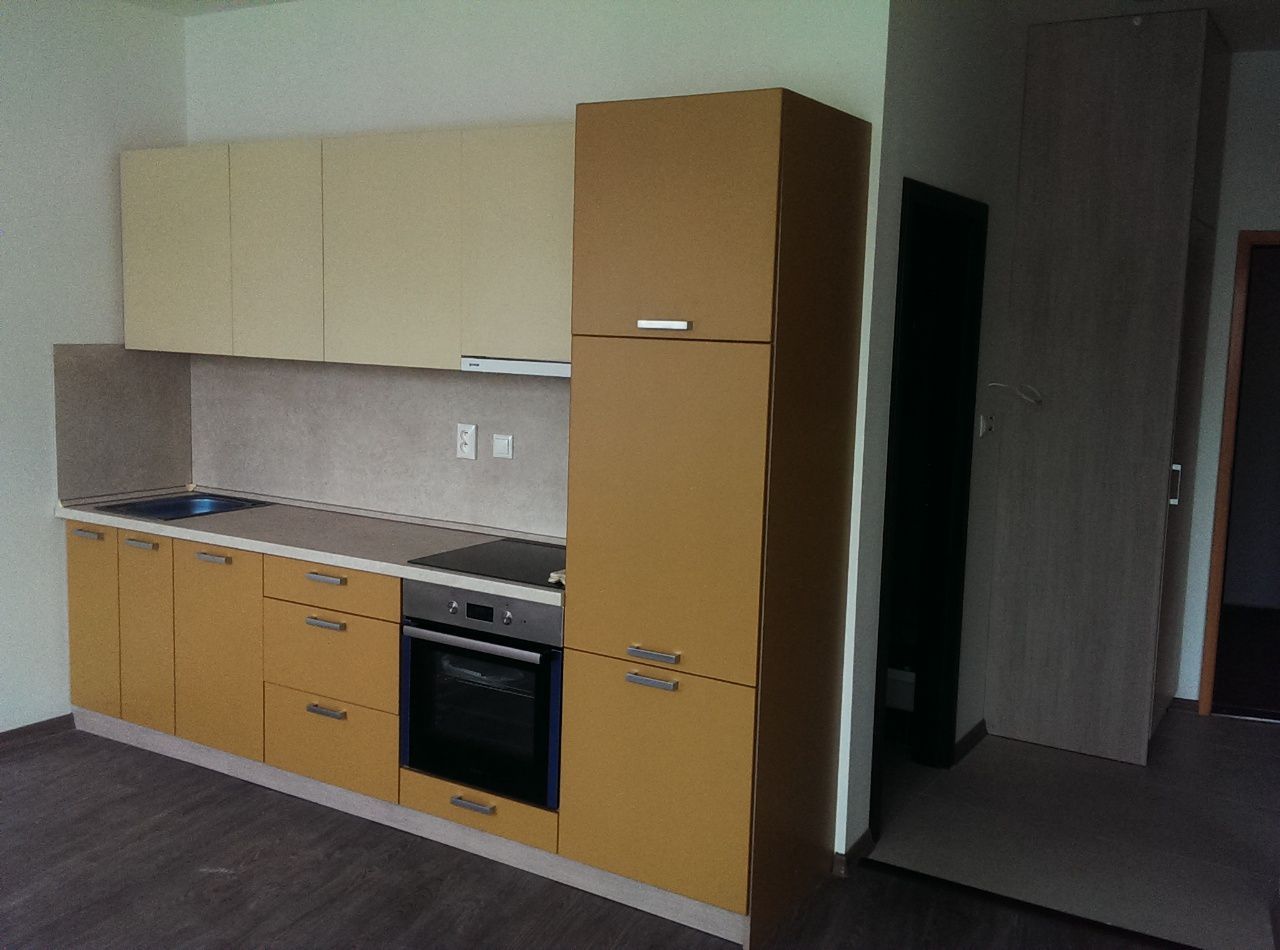Prenájom Iný Iný-Prenájom-Nové Zámky-320.00 €