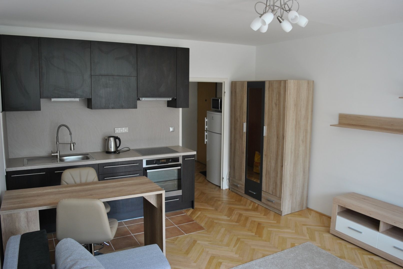 Prenájom Iný Iný-Prenájom-Bratislava - mestská časť Petržalka-450.00 €