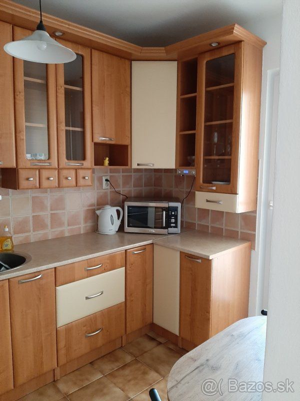 Prenájom Iný Iný-Prenájom-Banská Bystrica-550.00 €