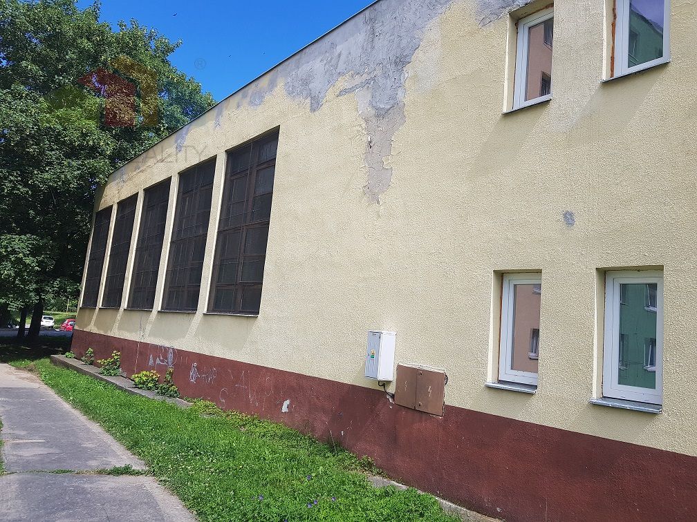 Predaj Administratívny objekt Administratívny objekt-Predaj-Považská Bystrica-180000.00 €