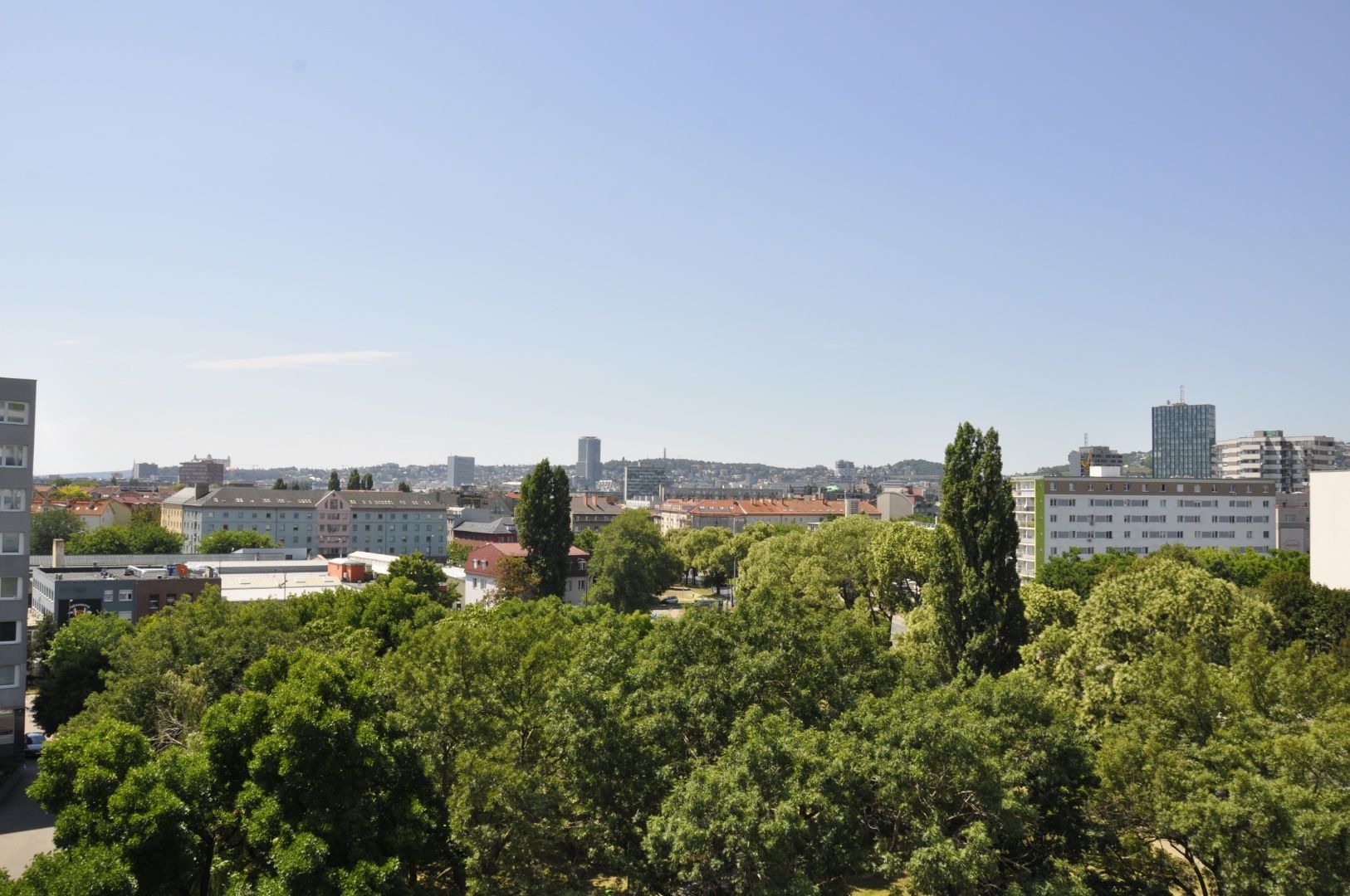 Prenájom Iný Iný-Prenájom-Bratislava - mestská časť Ružinov-950.00 €