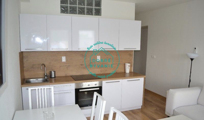 Prenájom Iný Iný-Prenájom-Nové Zámky-420.00 €