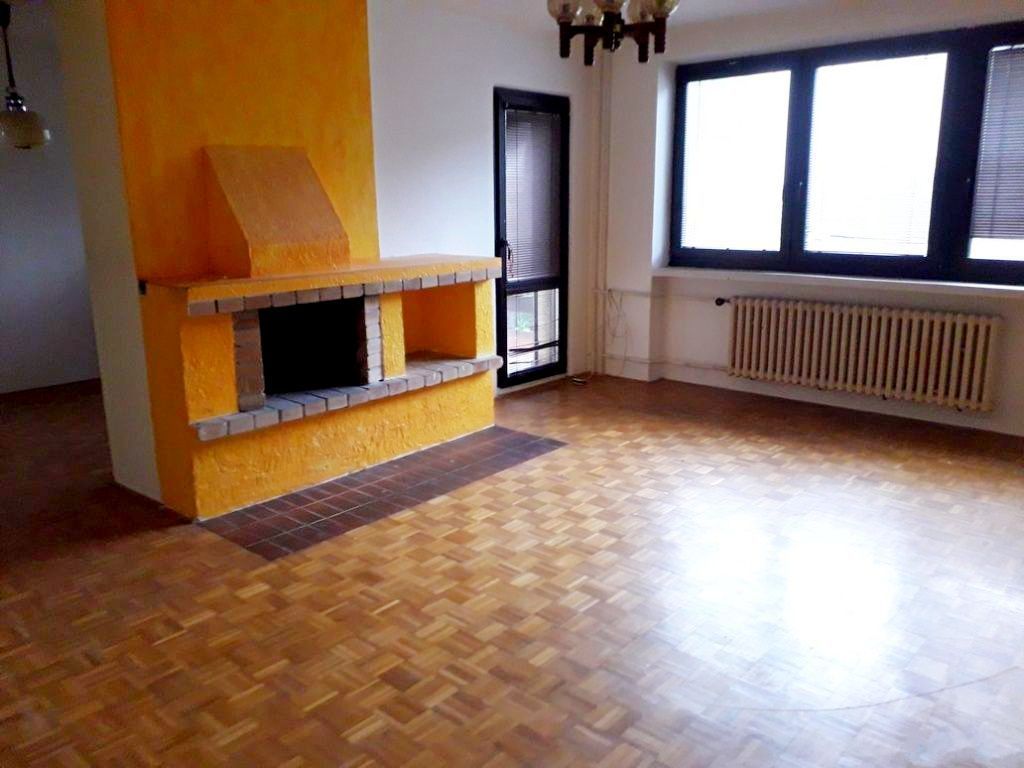 Predaj Rodinný dom Rodinný dom-Predaj-Bratislava - mestská časť Dúbravka-350000.00 €