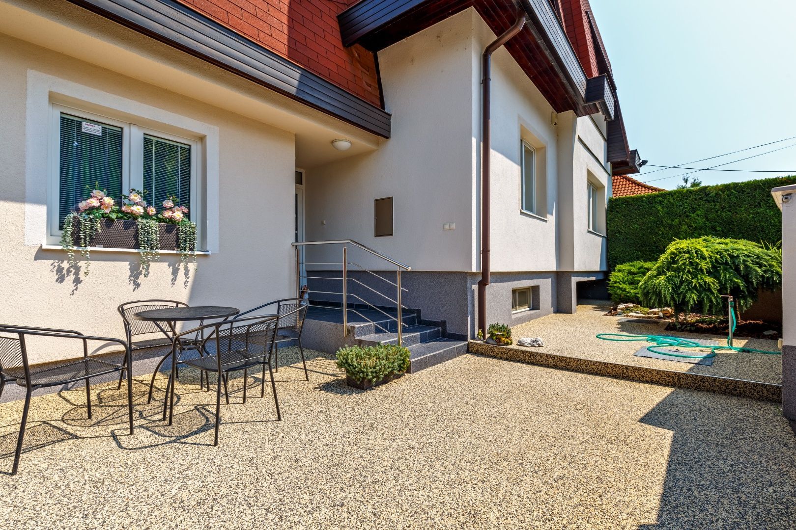 Predaj Rodinný dom Rodinný dom-Predaj-Hamuliakovo-320000.00 €