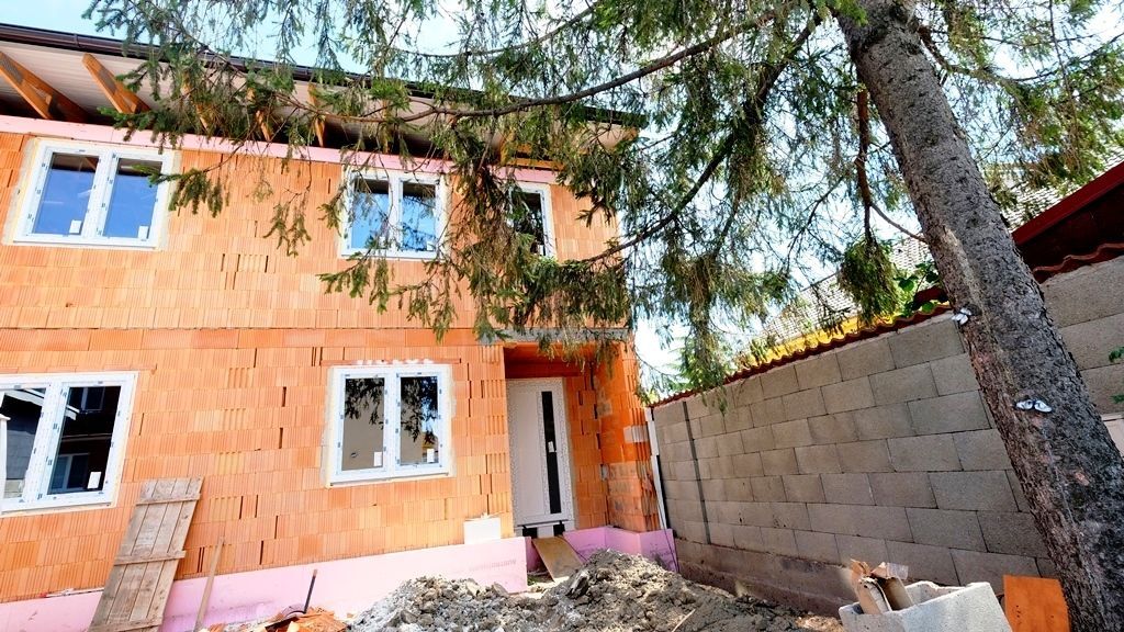 Predaj Rodinný dom Rodinný dom-Predaj-Bratislava - mestská časť Ružinov-299000.00 €