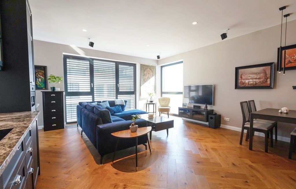 Predaj 3-izbový byt 3-izbový byt-Predaj-Bratislava - mestská časť Nové Mesto-359900.00 €