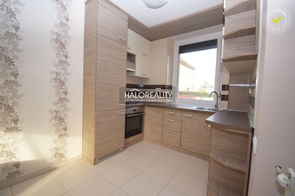 Prenájom Rodinný dom Rodinný dom-Prenájom-Partizánske-590.00 €