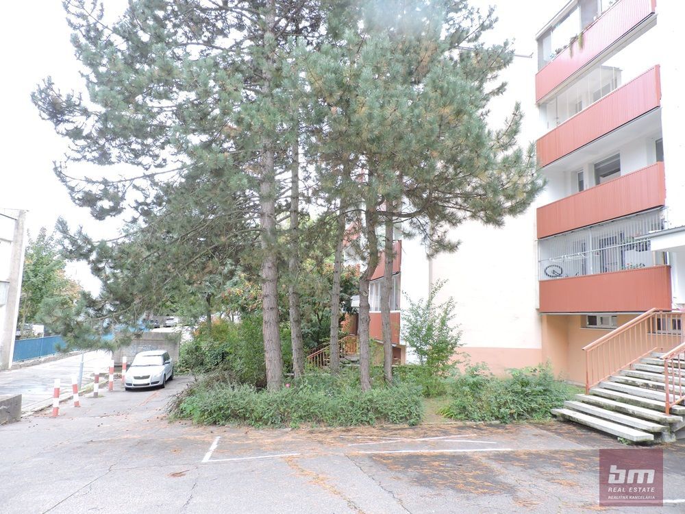 Predaj 1-izbový byt 1-izbový byt-Predaj-Bratislava - mestská časť Dúbravka-99600.00 €