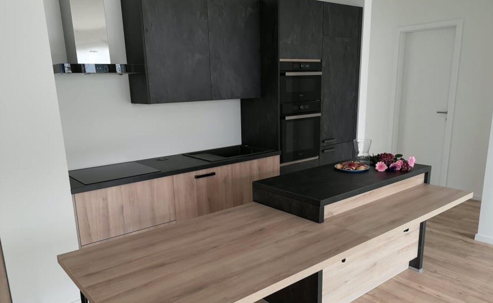 Predaj 3-izbový byt 3-izbový byt-Predaj-Bratislava - mestská časť Ružinov-276900.00 €