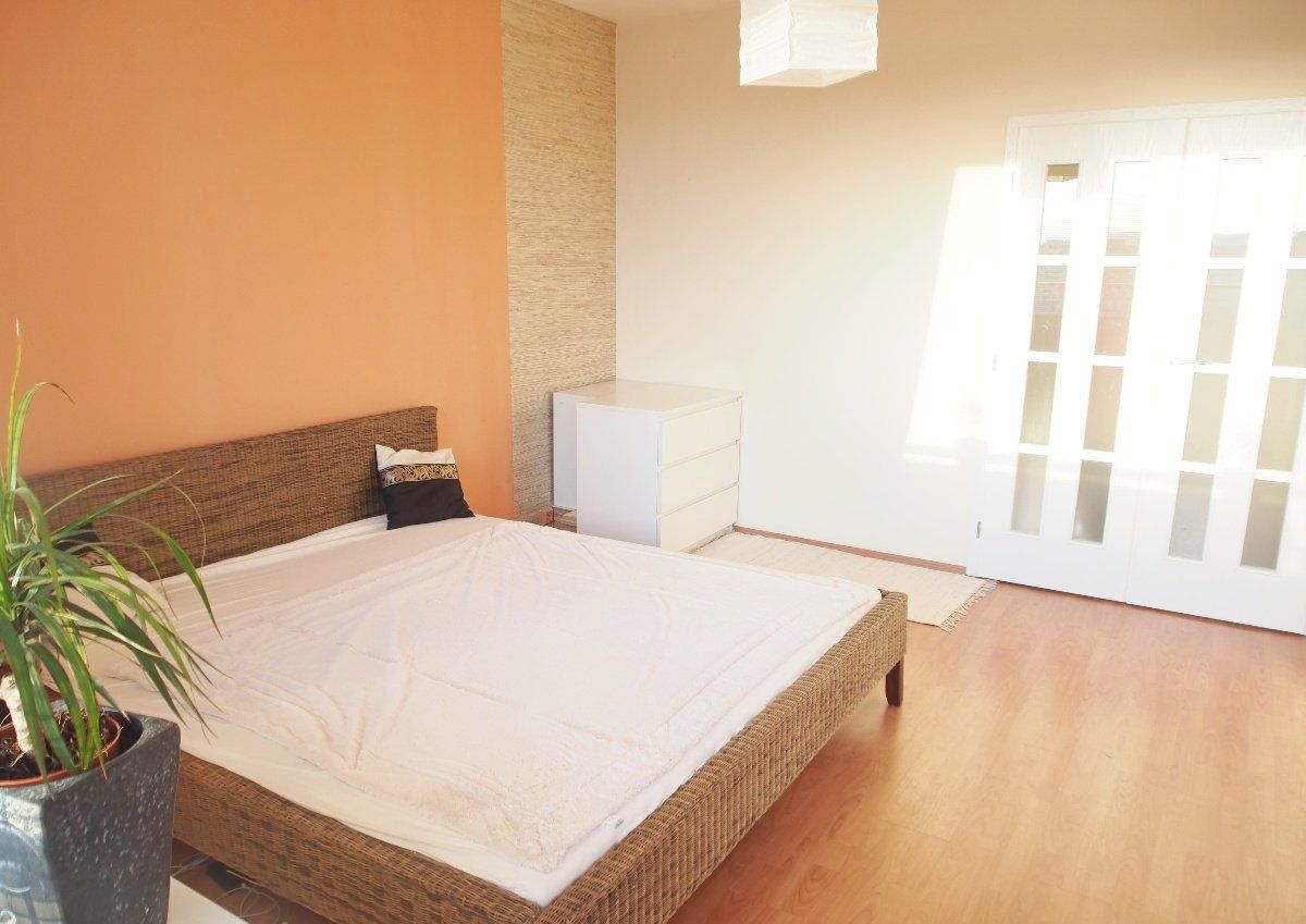 Predaj 3-izbový byt 3-izbový byt-Predaj-Bratislava - mestská časť Petržalka-167000.00 €