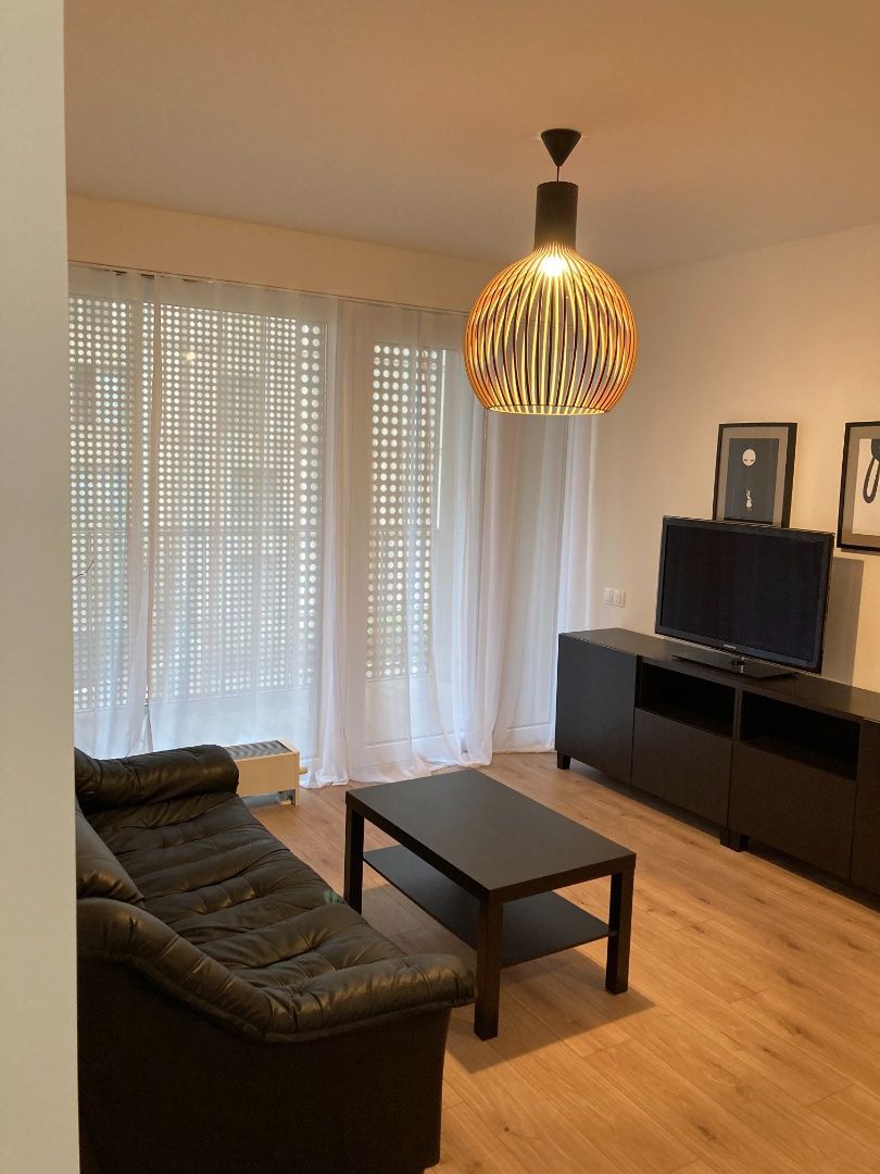 Prenájom 2-izbový byt 2-izbový byt-Prenájom-Bratislava - mestská časť Nové Mesto-650.00 €