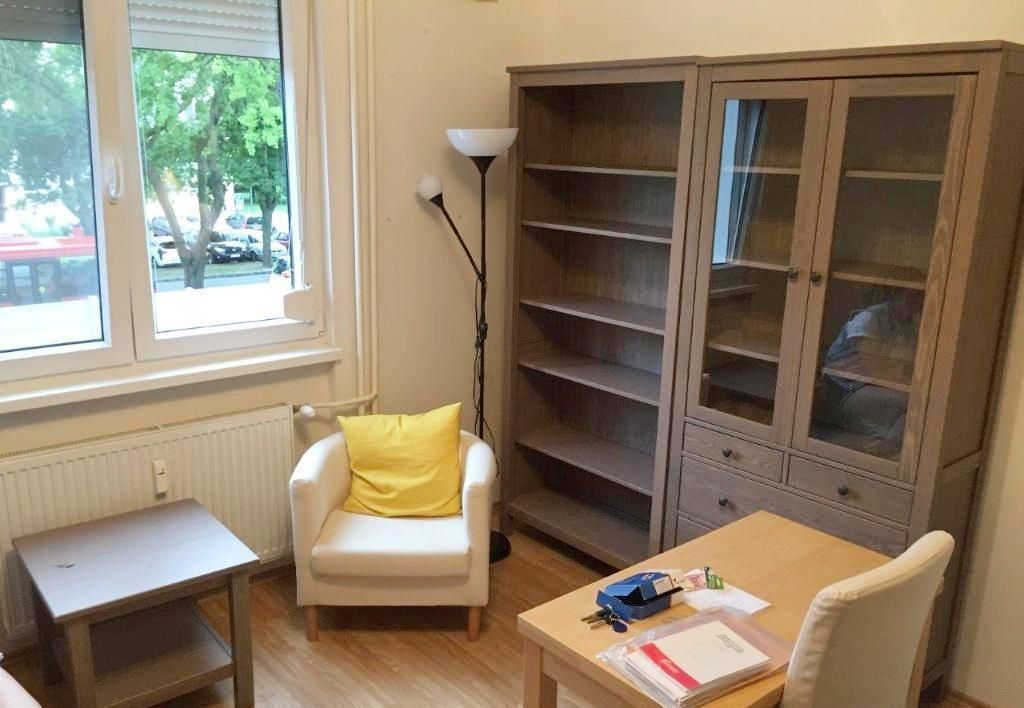 Prenájom Garzónka Garzónka-Prenájom-Bratislava - mestská časť Ružinov-430.00 €