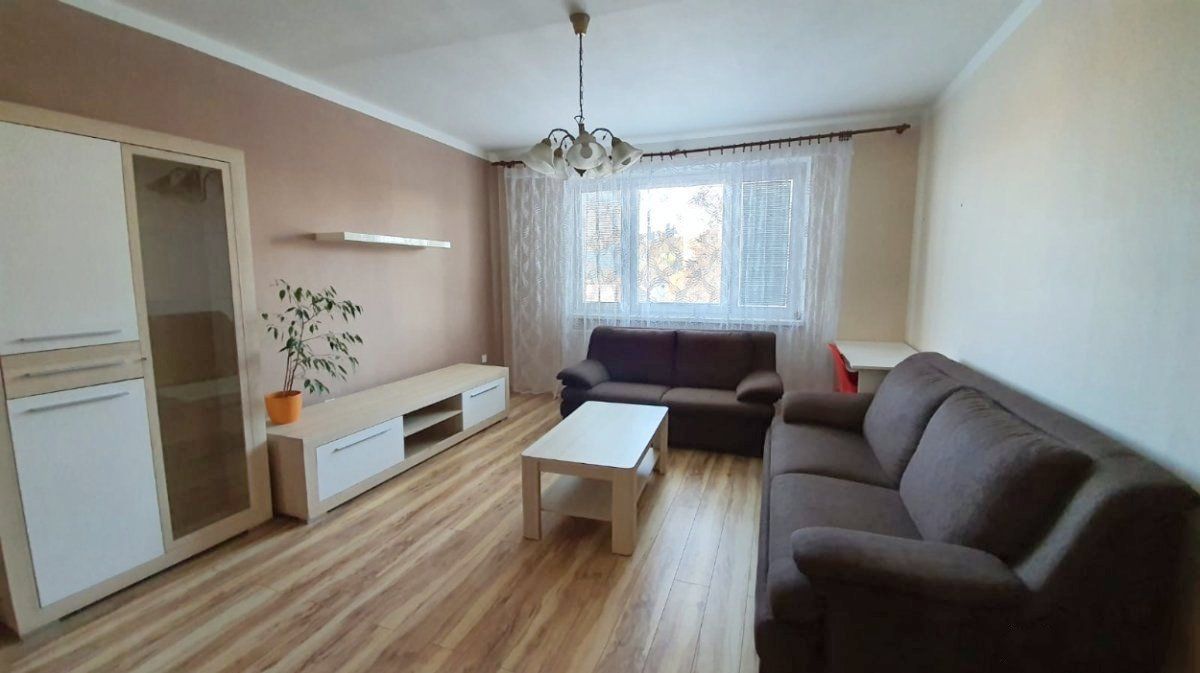 Prenájom 3-izbový byt 3-izbový byt-Prenájom-Bratislava - mestská časť Vrakuňa-850.00 €