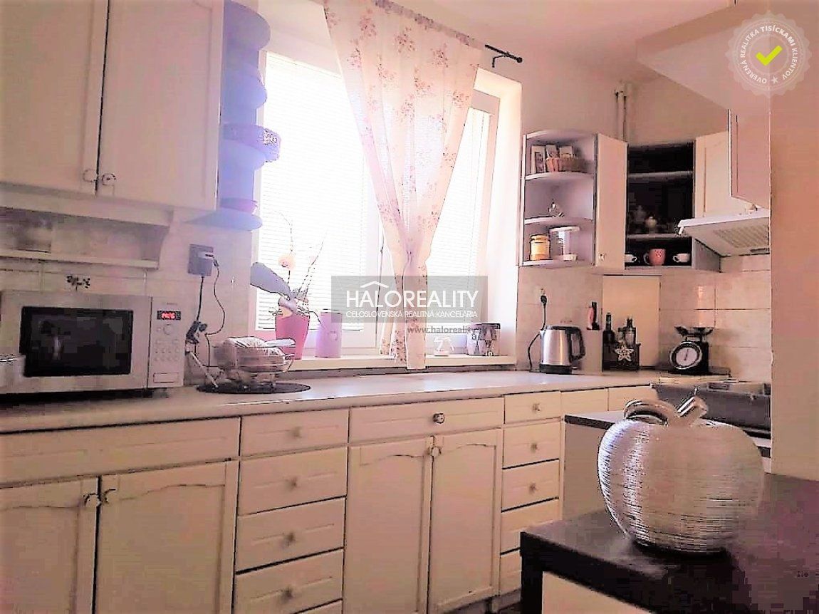 Predaj 3-izbový byt 3-izbový byt-Predaj-Prievidza-69500.00 €