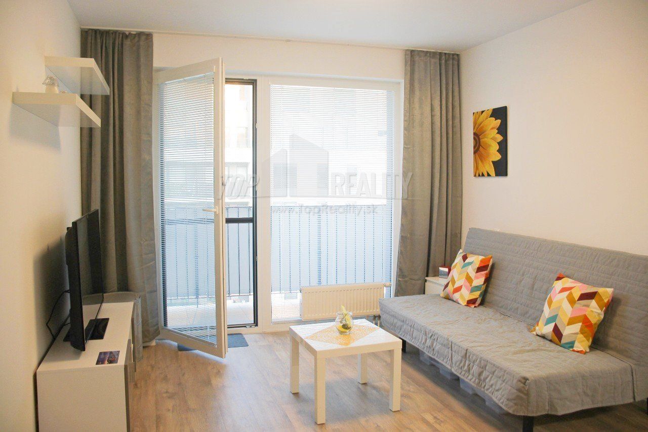 Prenájom 1-izbový byt 1-izbový byt-Prenájom-Bratislava - mestská časť Petržalka-450.00 €