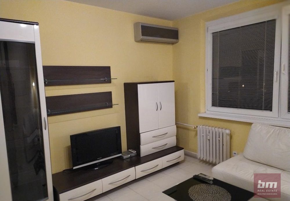 Prenájom Garzónka Garzónka-Prenájom-Bratislava - mestská časť Ružinov-280.00 €