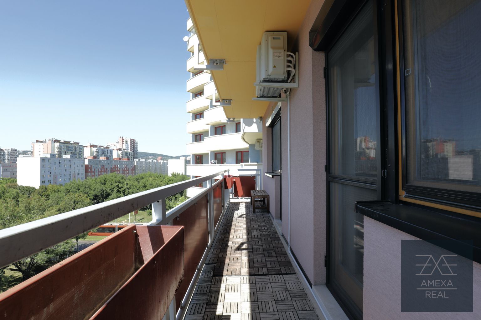 Predaj 3-izbový byt 3-izbový byt-Predaj-Bratislava - mestská časť Ružinov-299000.00 €
