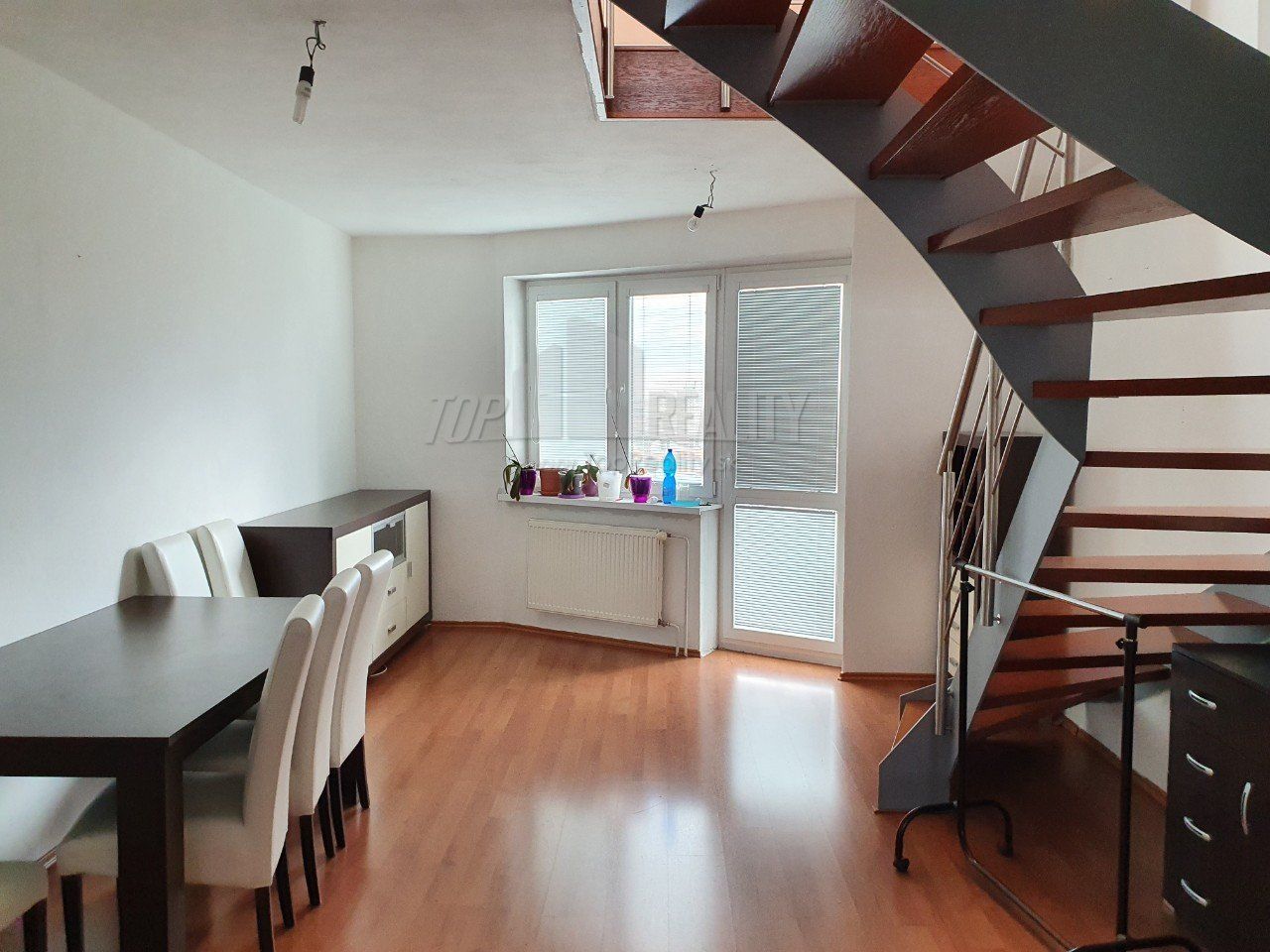 Predaj 5-izbový a viac... 5-izbový a viac...-Predaj-Senec-209000.00 €