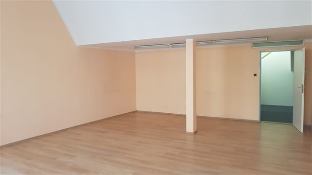 Prenájom Výrobný objekt Výrobný objekt-Prenájom-Bratislava - mestská časť Karlova Ves-7.85 €