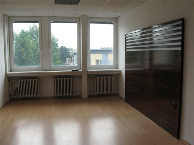 Prenájom Polyfunkčný objekt Polyfunkčný objekt-Prenájom-Bratislava - mestská časť Nové Mesto-10.80 €