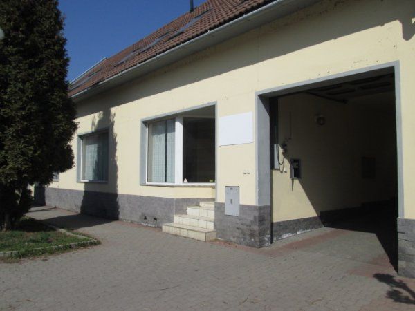 Predaj Obchodný objekt Obchodný objekt-Predaj-Zvolen-0.00 €