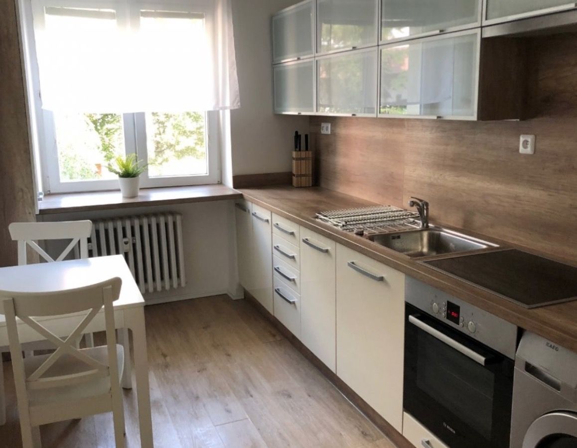 Prenájom 1-izbový byt 1-izbový byt-Prenájom-Bratislava - mestská časť Nové Mesto-550.00 €