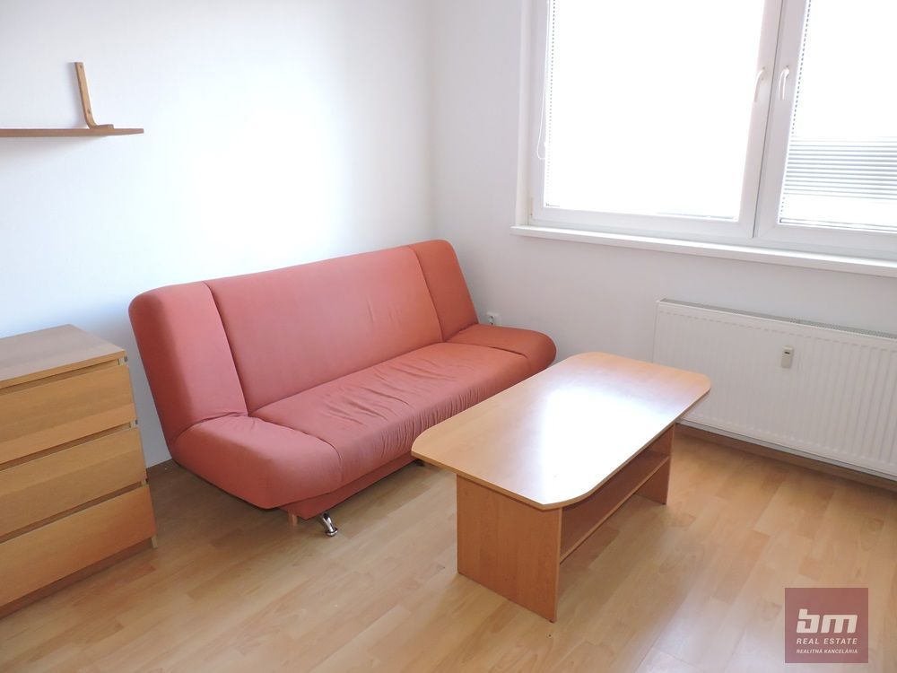 Prenájom 1-izbový byt 1-izbový byt-Prenájom-Bratislava - mestská časť Dúbravka-370.00 €