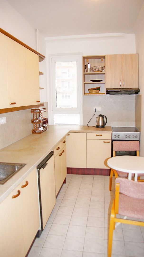 Predaj 2-izbový byt 2-izbový byt-Predaj-Bratislava - mestská časť Ružinov-150000.00 €