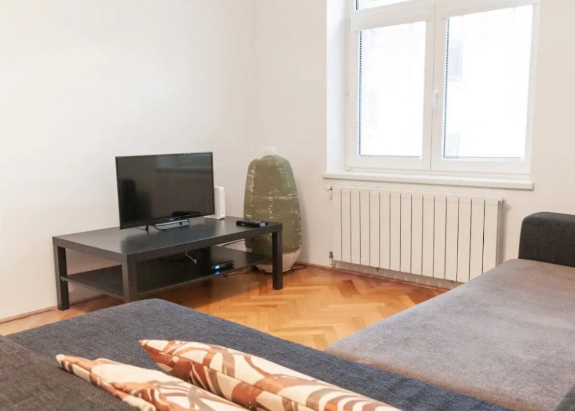 Prenájom 2-izbový byt 2-izbový byt-Prenájom-Bratislava - mestská časť Staré Mesto-680.00 €