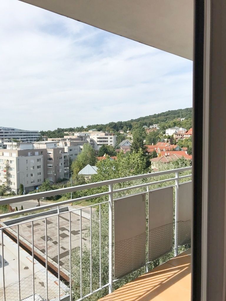 Prenájom 1-izbový byt 1-izbový byt-Prenájom-Bratislava - mestská časť Nové Mesto-470.00 €